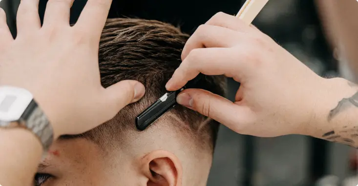 Hajvágás hajvágógéppel – barbering a SELECTED Salonban